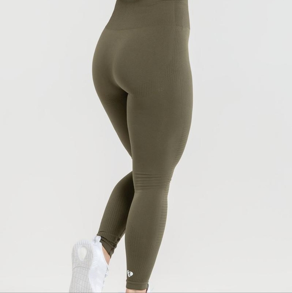Women's Best Power Seamless Leggings in Khaki - Picture 4 of 6